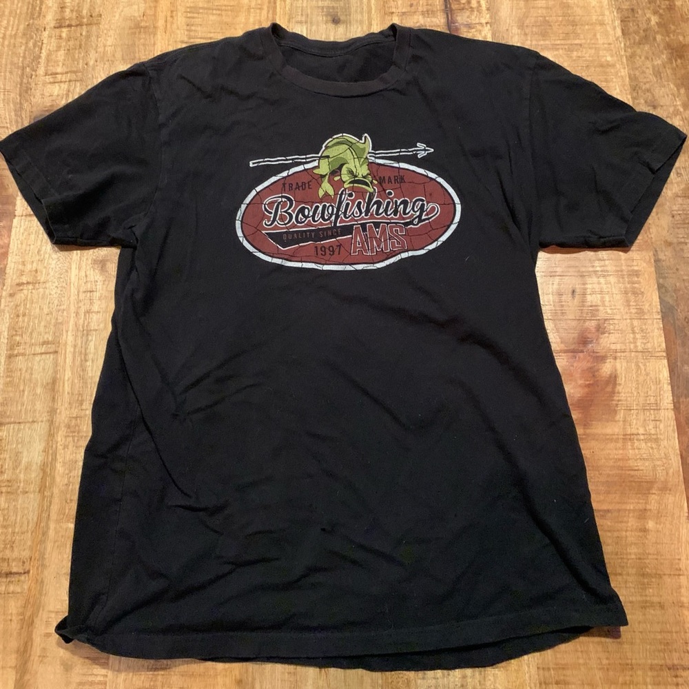 ✂️(3 for $25) Bowfishing TShirt L Men’s Cut Graphic Tee
